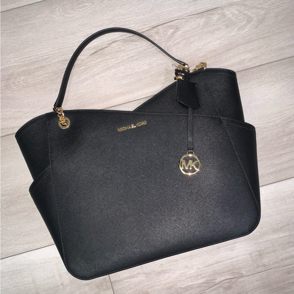 Michael Kors  Large Tote Black Saffiano Leather - Picture 6 of 9